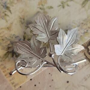Brooch Women Vintage Pin Silver Tone Leaf Trio Nature Botanical Brooch